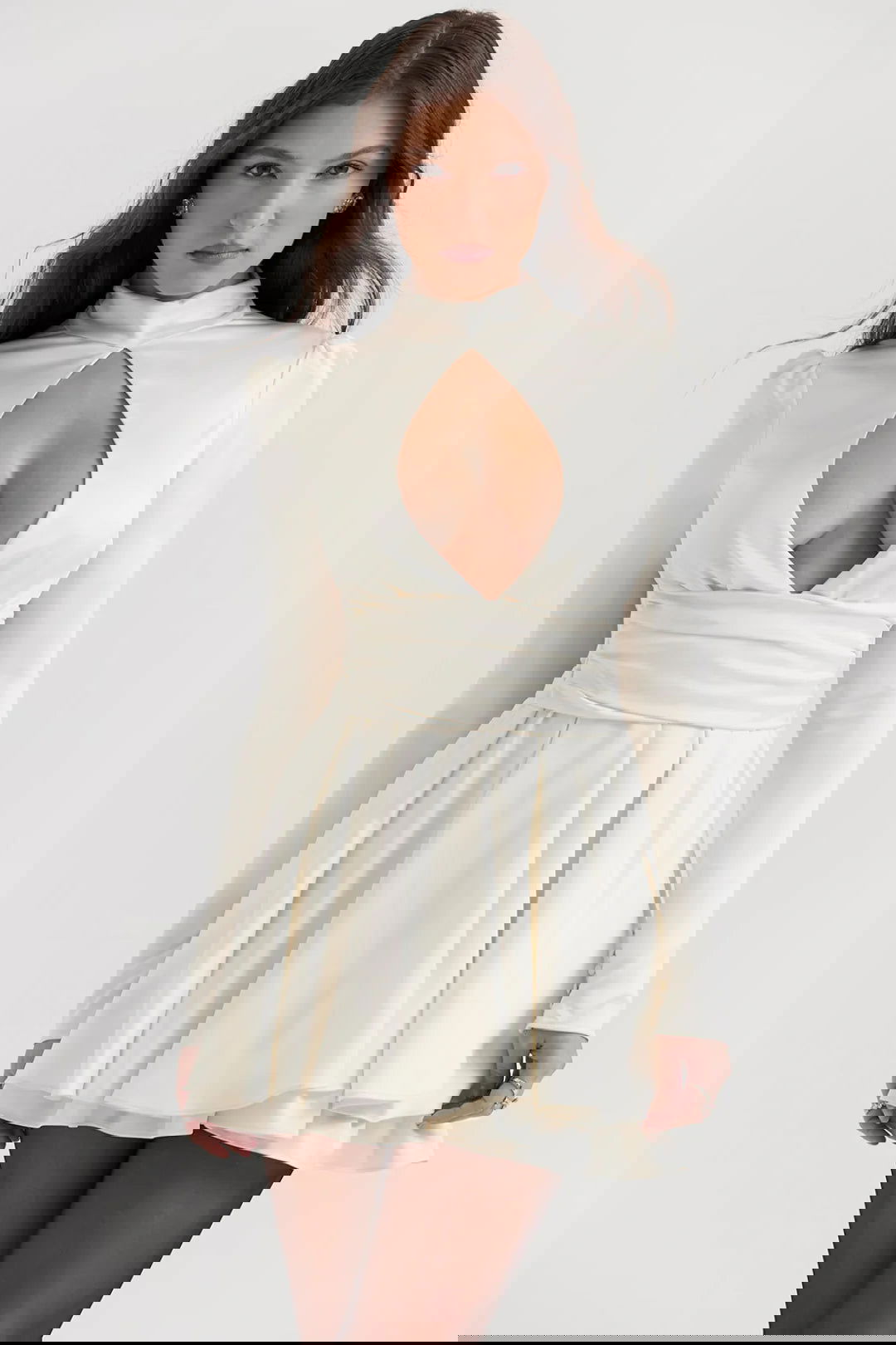 Vestido Curto Branco Aberto Nas Costas Modelo Syracuse