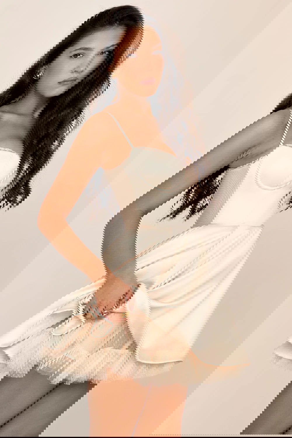 Vestido Curto Creme Vintage Modelador Modelo Rieti