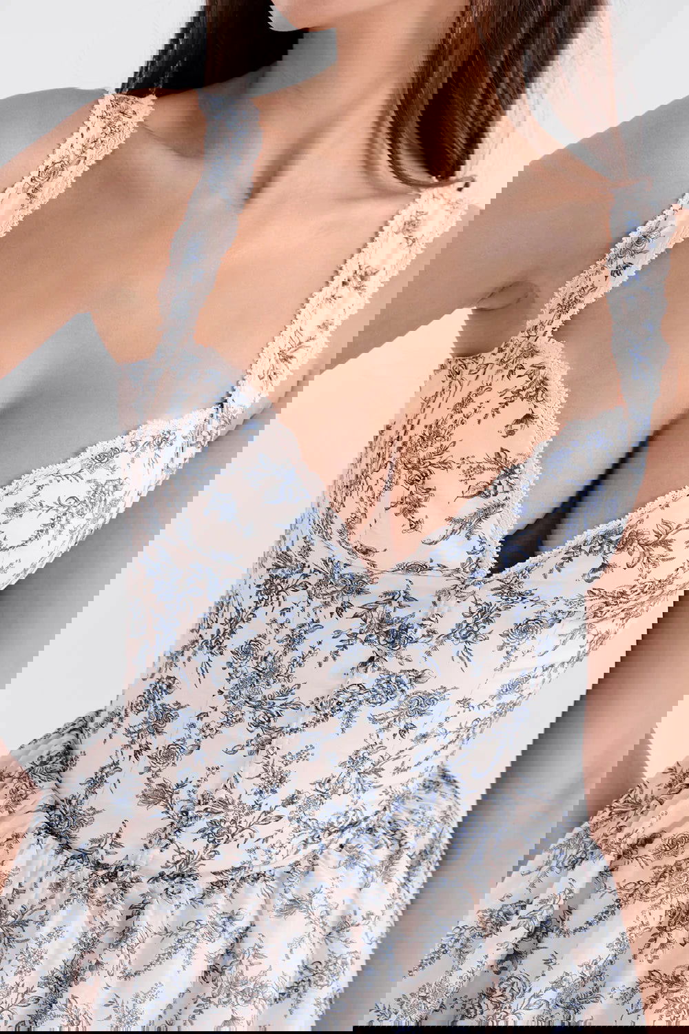 Vestido Curto Floral Azul Modelo Pomezia