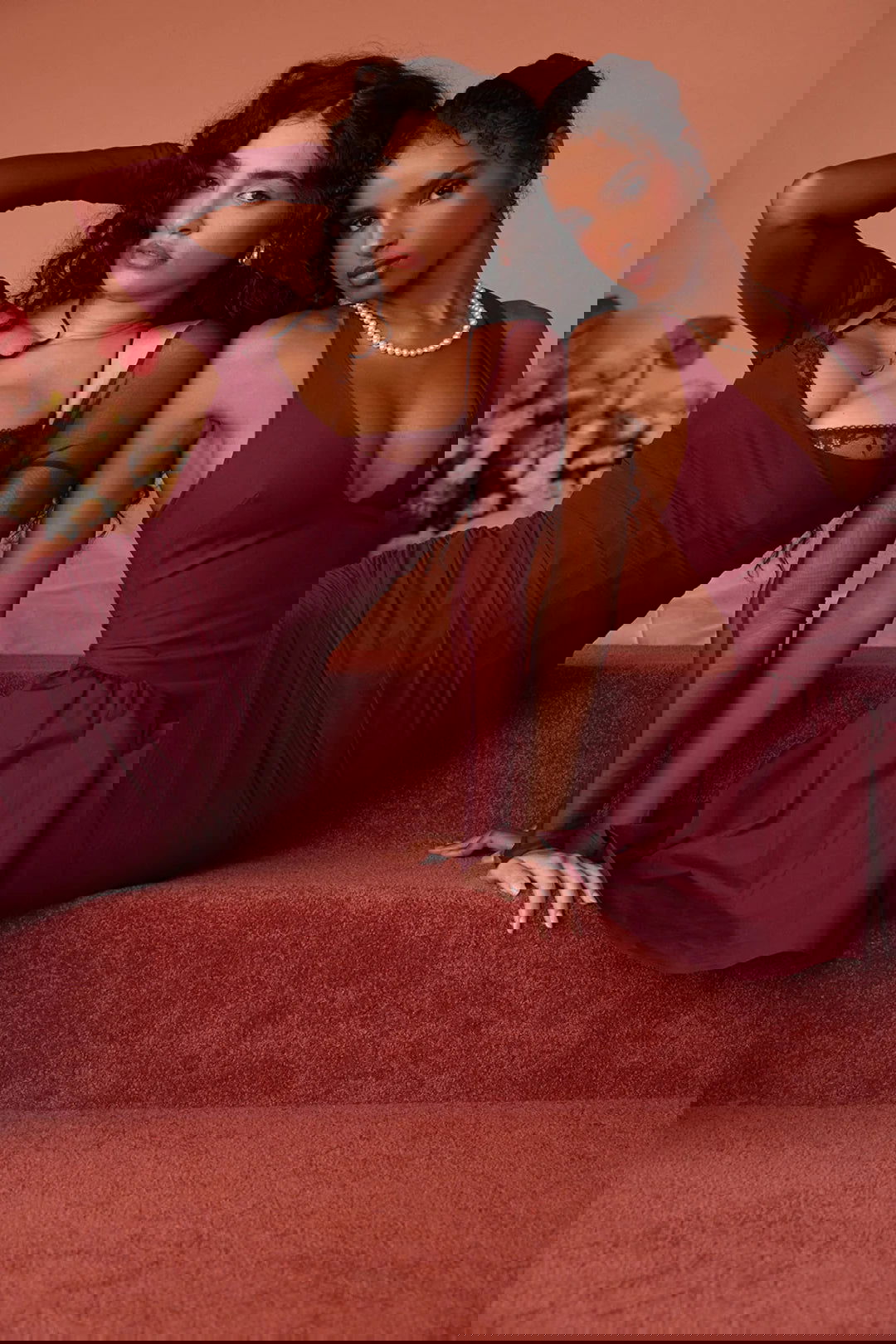 Vestido Curto Modelador Com Alça Vinho Modelo Carmogli