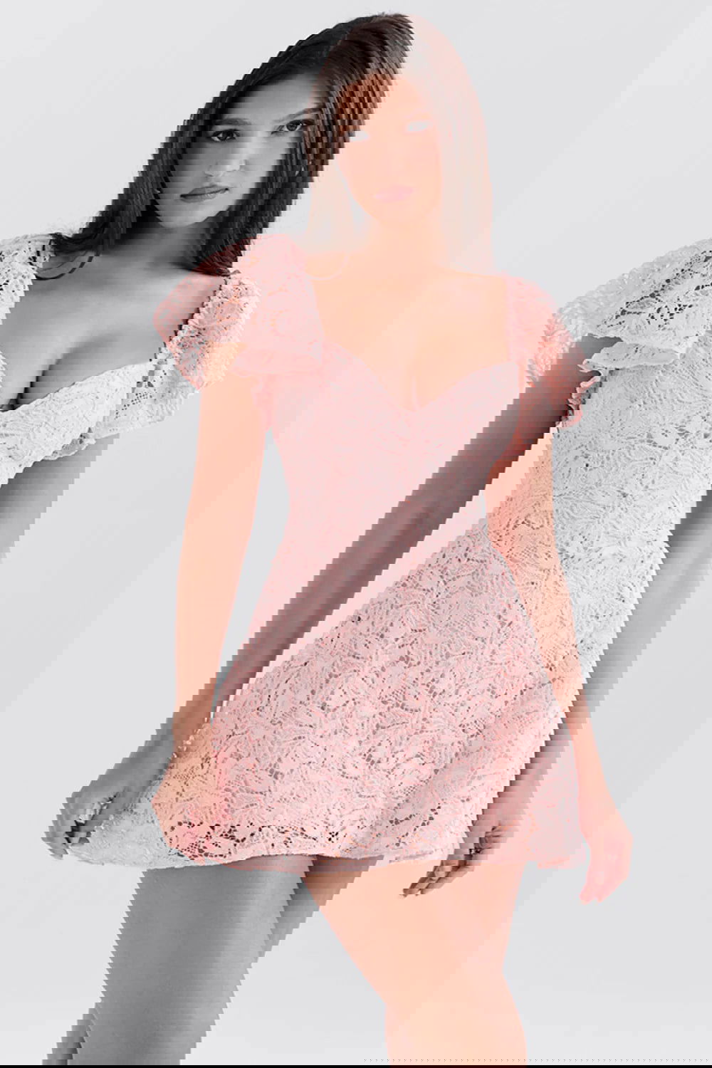 Vestido Curto de Renda Rosa Modelo Sorrento