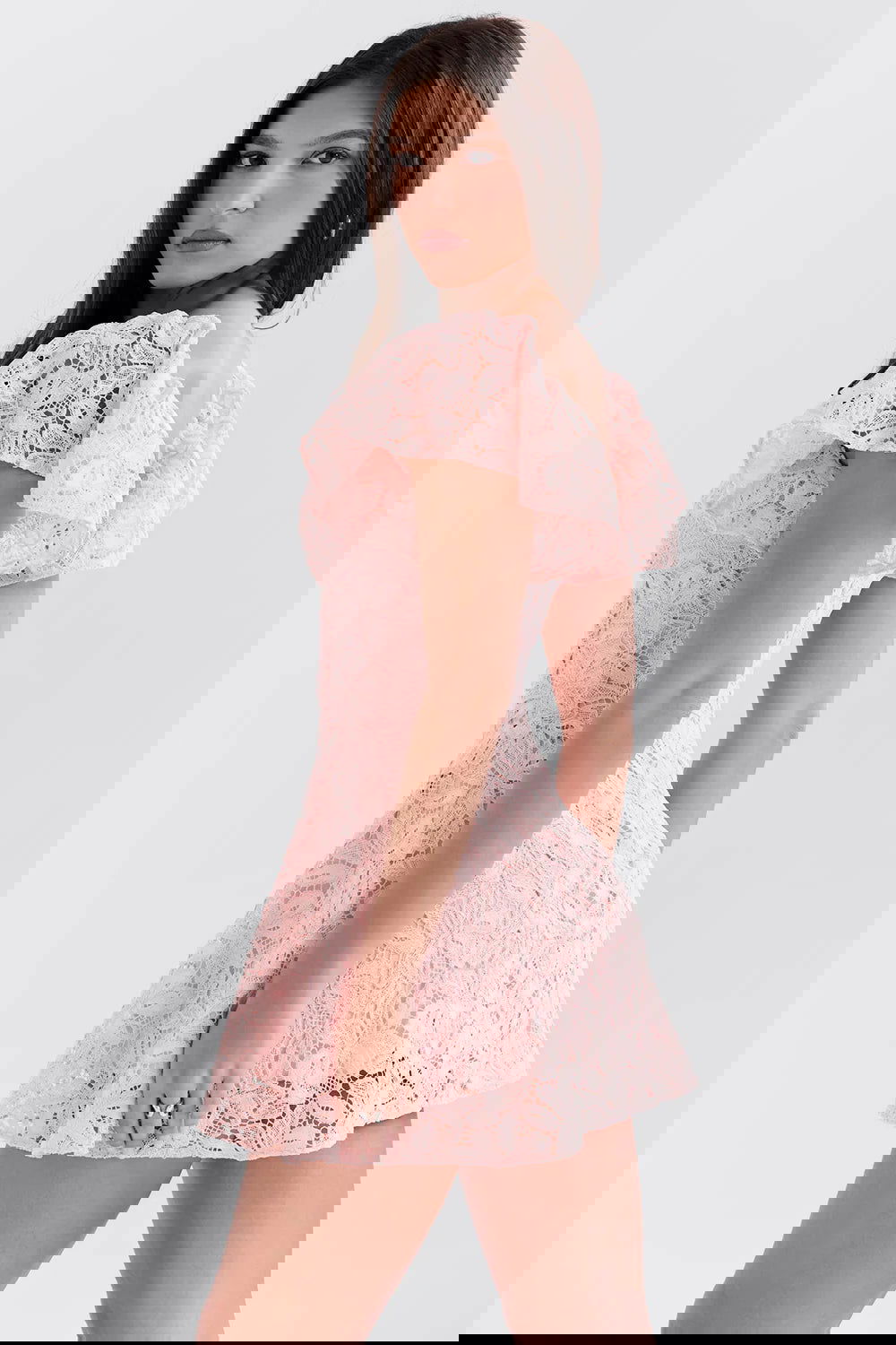 Vestido Curto de Renda Rosa Modelo Sorrento