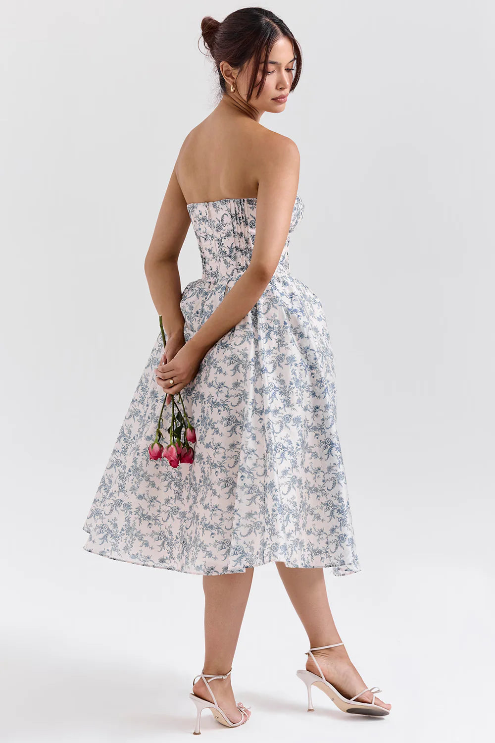 Vestido Midi Floral Azul Corniglia