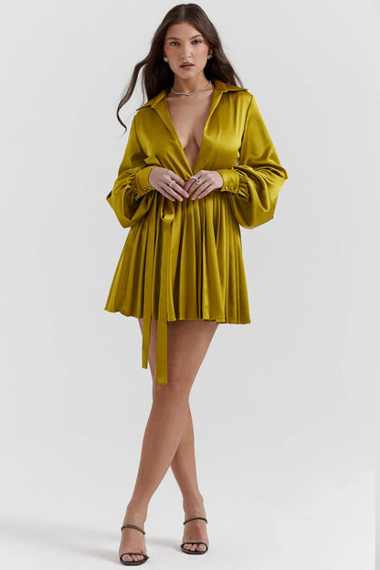 Vestido Curto Plissado Mostarda Modelo Avellino